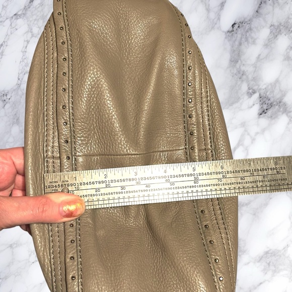 Michael Kors Purse Bag Beige Gray Pebbled Studded Roomy Large Zipper - Picture 10 of 11